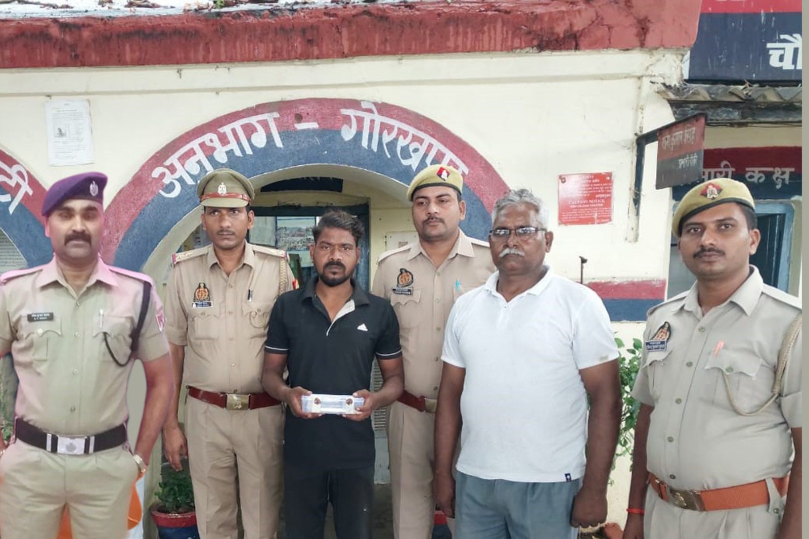 रेलवे जीआरपी वाराणसी सिटी के द्वारा TOPB के शातिर अपराधी के गिरफ्तारी के संबंध में।