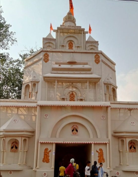 प्रियदर्शिनी माँ दुर्गा पूजा समिति चौबेपुर व अन्य क्षेत्र के पूजा पंडालों में खुले माँ दुर्गा के पट भक्त कर सकेंगे दर्शन।