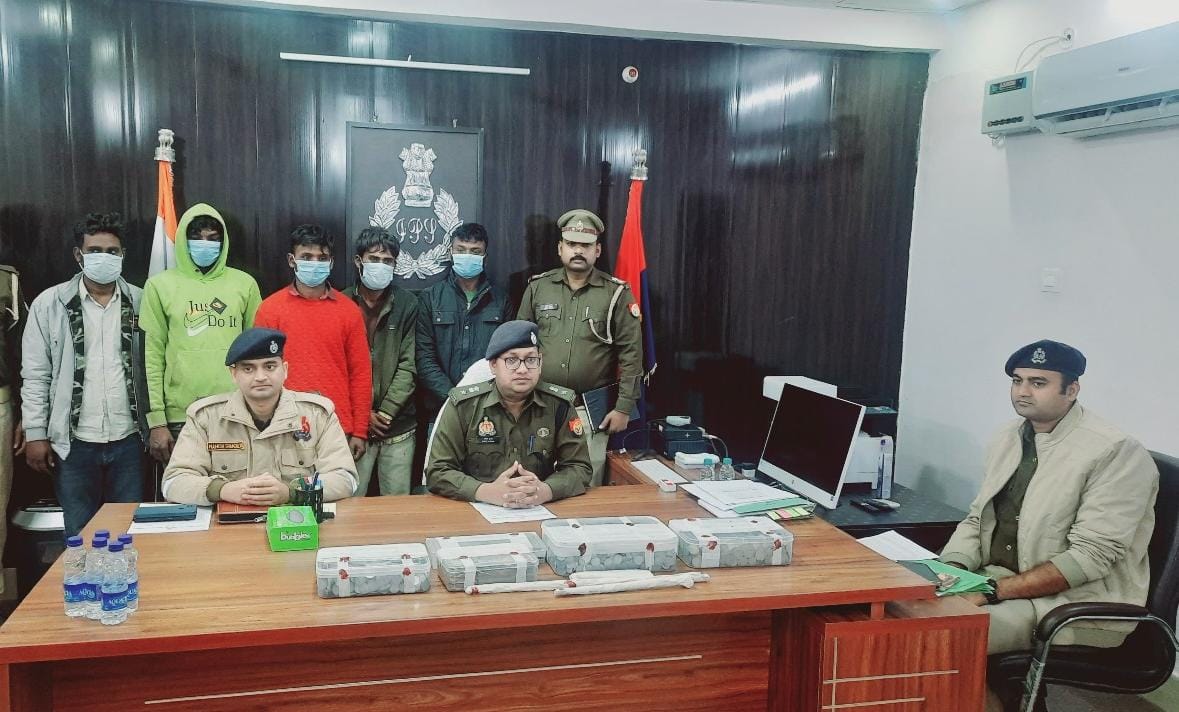 थाना लालपुर पाण्डेयपुर पुलिस द्वारा थाना सारनाथ क्षेत्रान्तर्गत बेनीपुर स्थित मन्दिर के दानपात्र का पैसा चोरी करने के मामले का सफल अनावरण