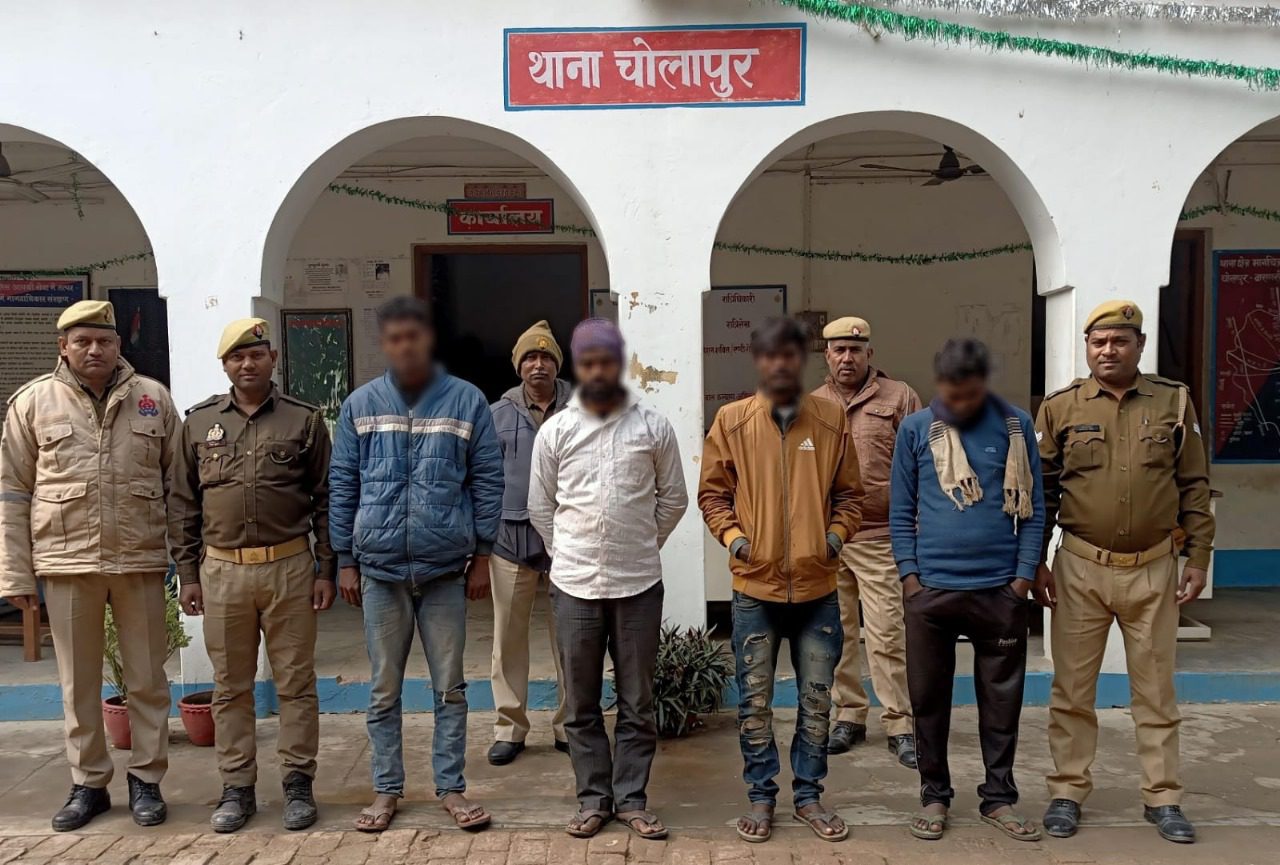 थाना चोलापुर पुलिस टीम द्वारा कुल 04 वारण्टी गिरफ्तार
