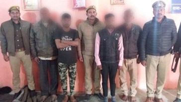 गैर इरादतन हत्या के मामले में वांछित 04 अभियुक्तों को थाना चौबेपुर पुलिस टीम द्वारा किया गया गिरफ्तार
