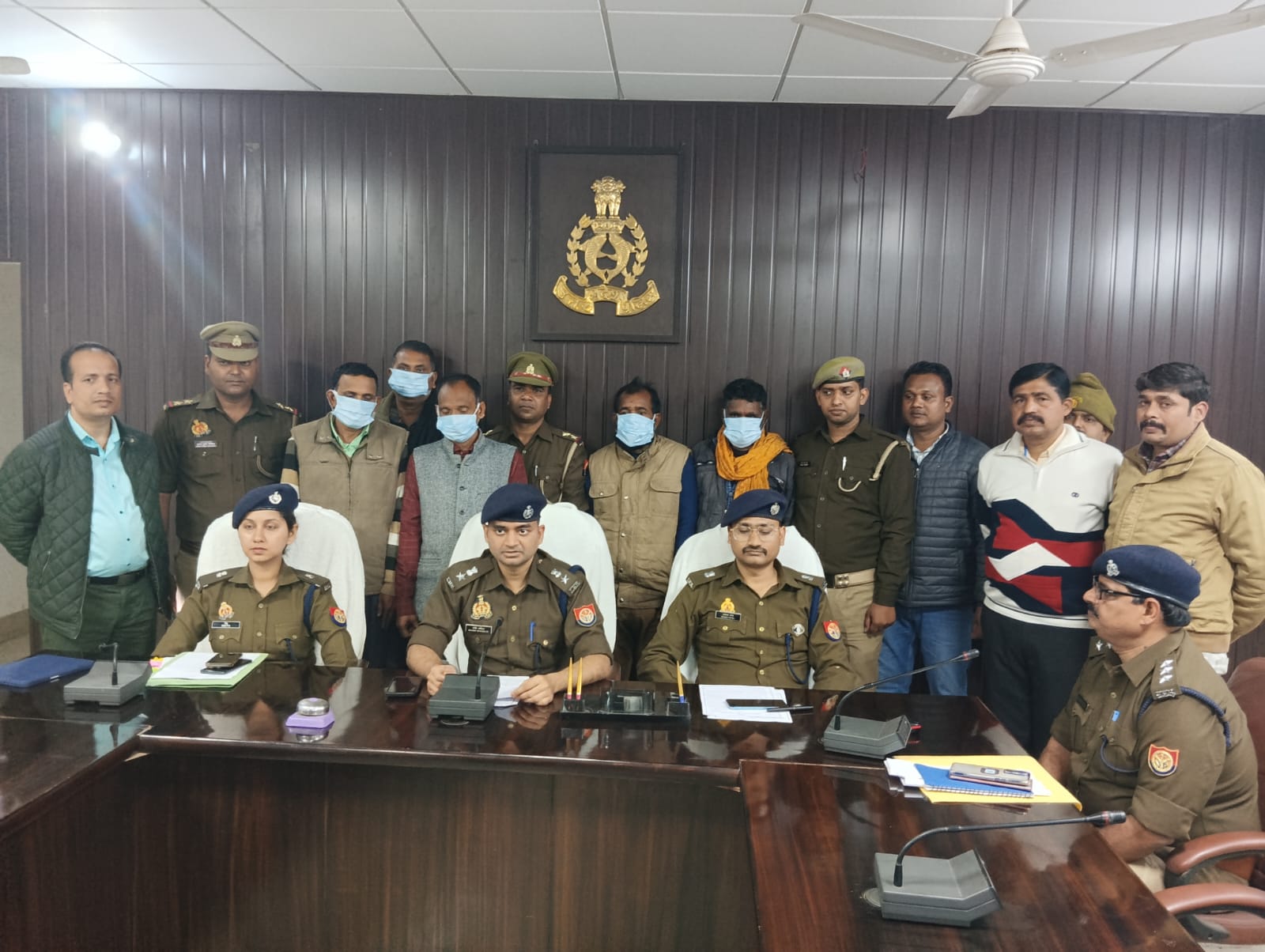 कानपुर ले जा रहे चार कुंतल तीन किलो नाजायज गांजा बरामद, पांच गिरफ्तार