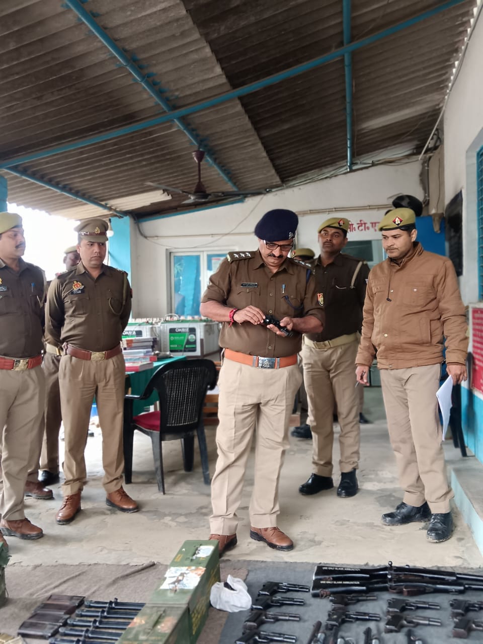 सहायक पुलिस आयुक्त राजातालाब द्वारा थाना जंसा का किया गया त्रैमासिक निरीक्षण