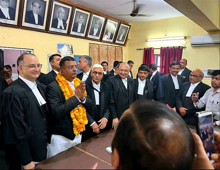 भारत की संसद में पहुंचने के बाद अधिवक्ताओं की आवाज को भी बुलंद करूंगा,श्री नीरज त्रिपाठी भाजपा लोकसभा प्रत्याशी इलाहाबाद