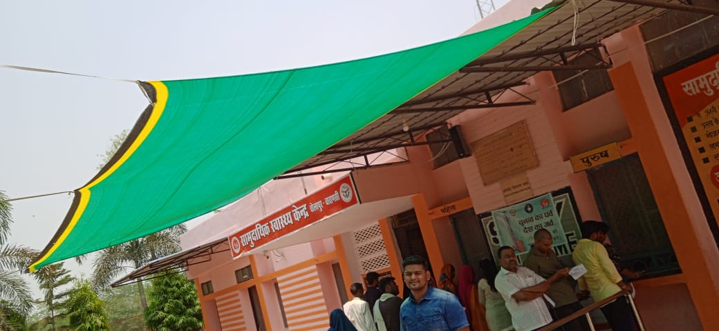 सीएचसी अधीक्षक के मानवीय पहल को स्थानीय लोगो ने सराह