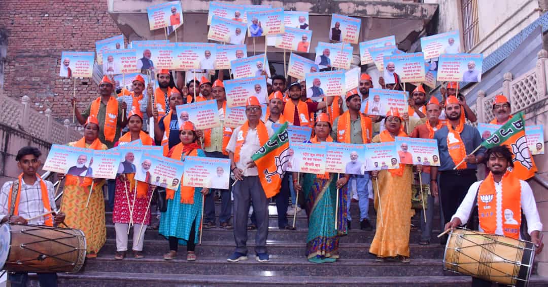 फेरी पटरी ठेला व्यवसायियों ने किया प्रधानमंत्री नरेंद्र मोदी का भव्य स्वागत अभिनंदन – अभिषेक निगम 