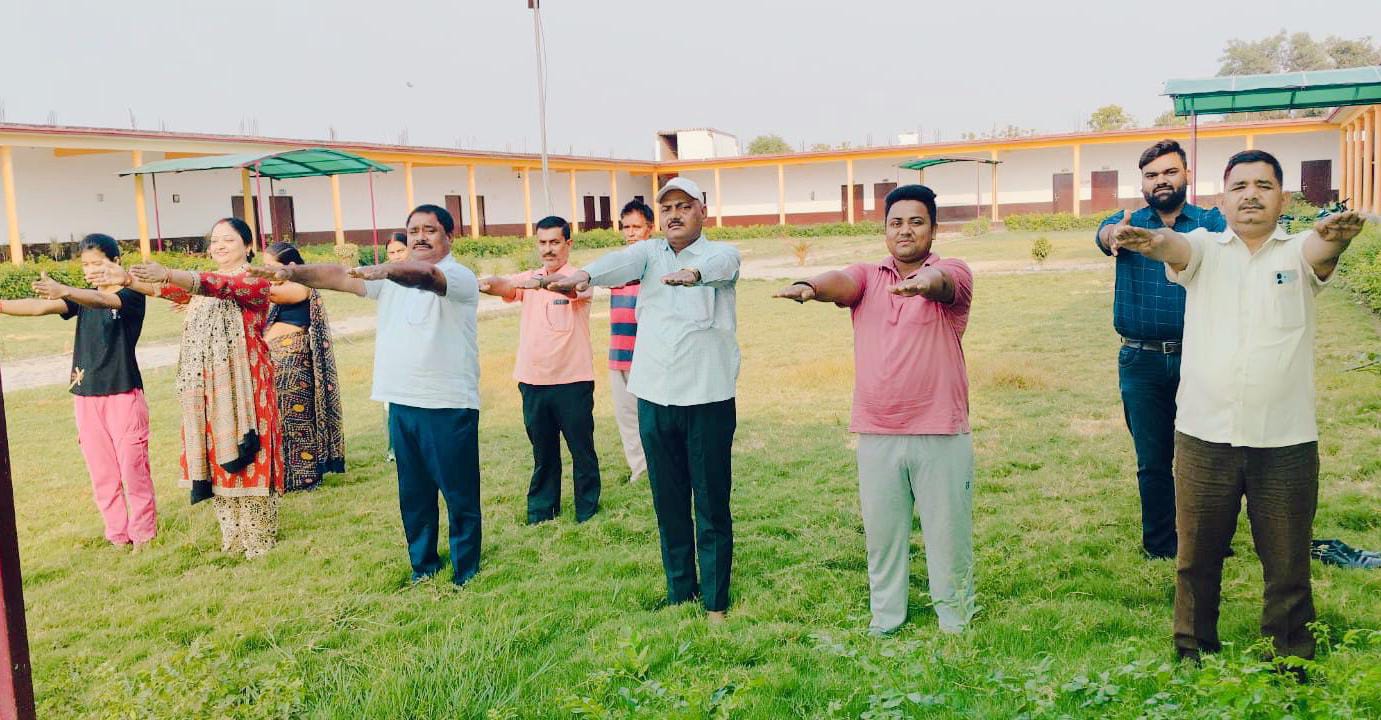 अंतरराष्ट्रीय योग दिवस पर महाविद्यालय में हुआ योग