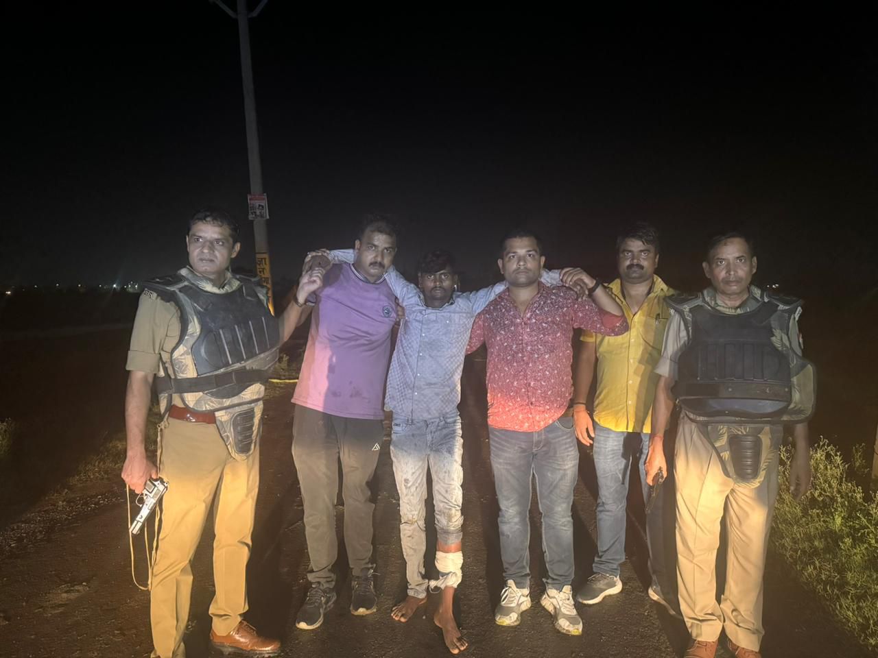 वाराणसी में रिंगरोड पर आधी रात पुलिस-बदमाशों में फायरिंग