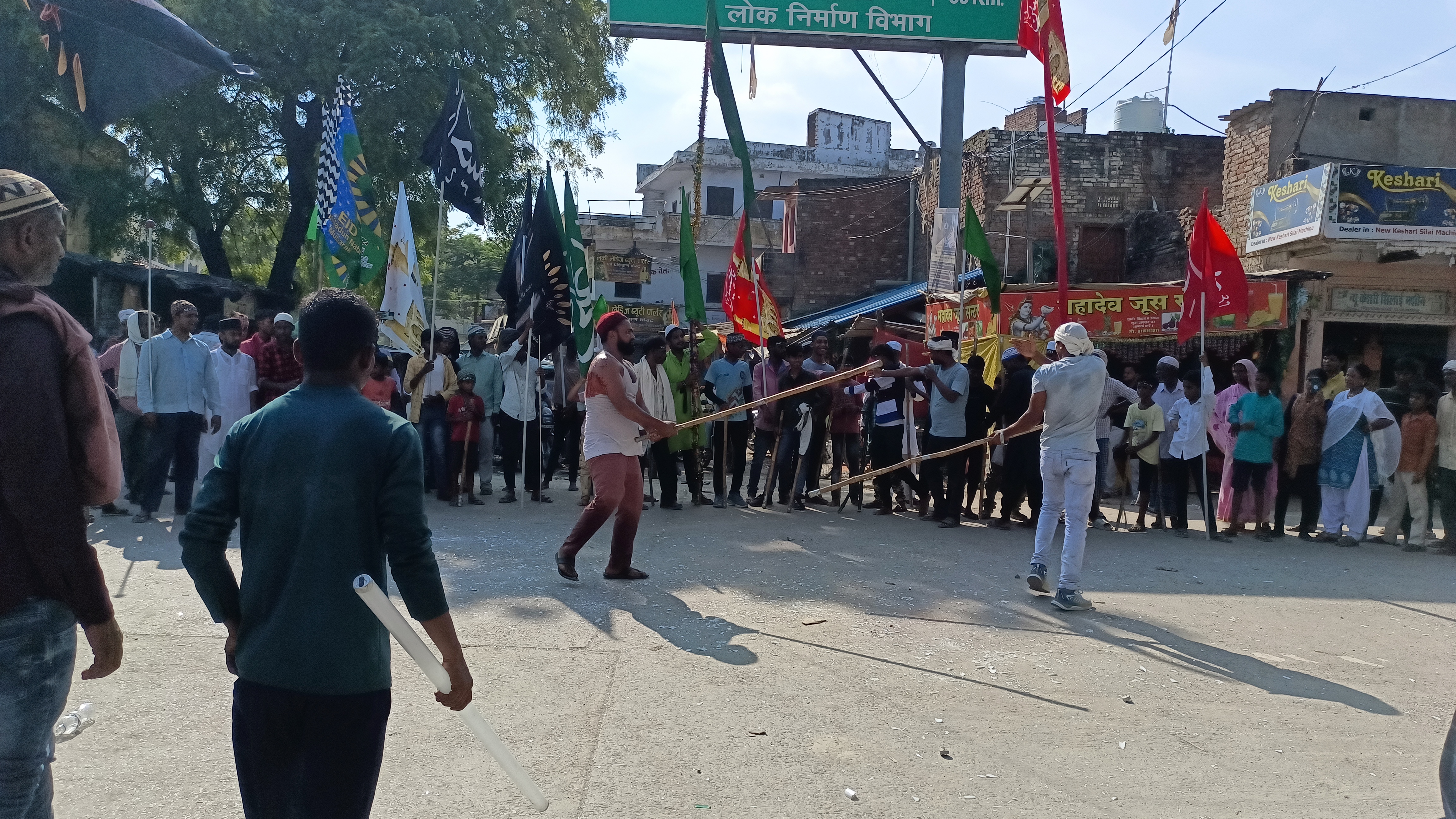 कर्बला दूर है, जाना जरूर है, या हुसैंन, या हुसैंन की गूंँज के साथ ताजिया हुई ठंडी
