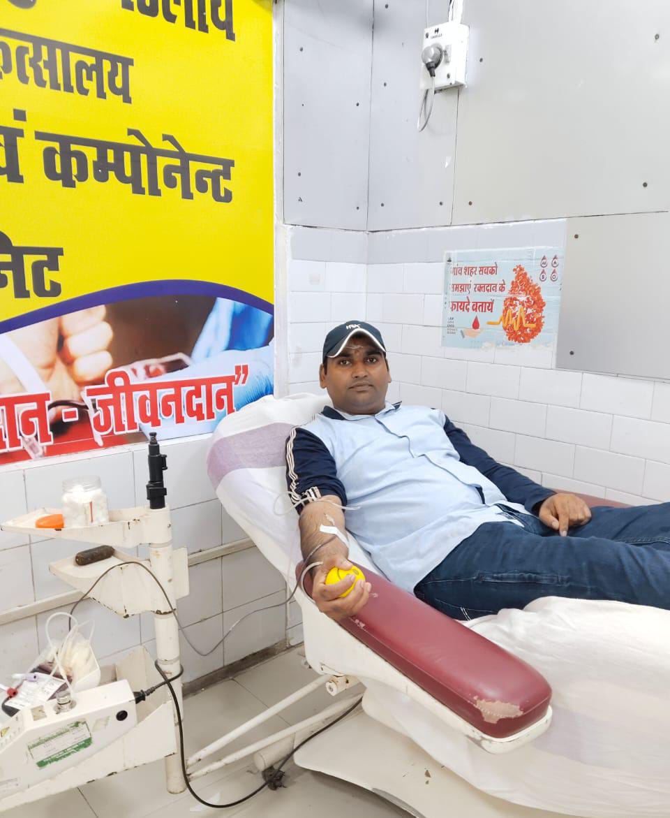 पुत्री के जन्मदिन के अवसर पर अभ्युदय सेवा समिति संरक्षक ने किया रक्तदान
