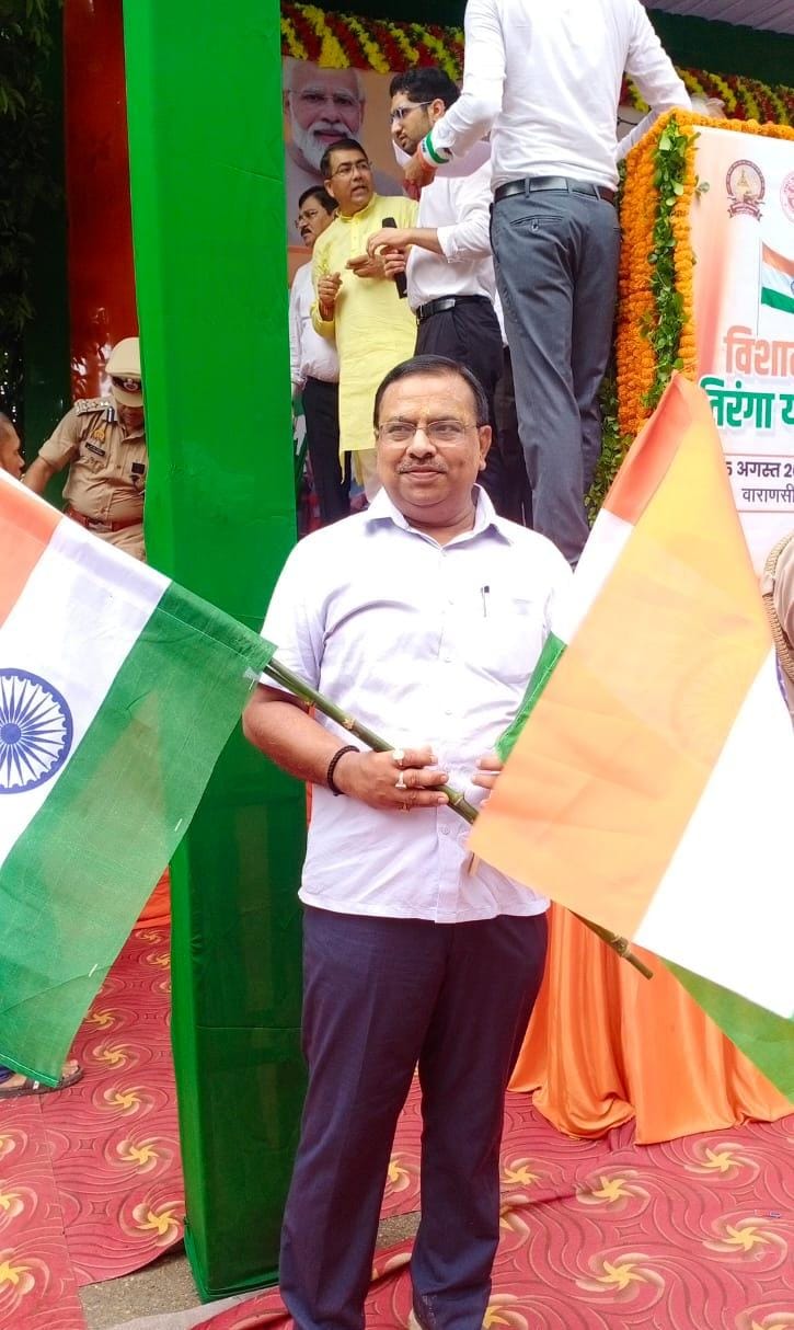 राज्य कर्मचारी और शिक्षकों ने भी तिरंगा यात्रा में लिया भाग – शशिकान्त श्रीवास्तव