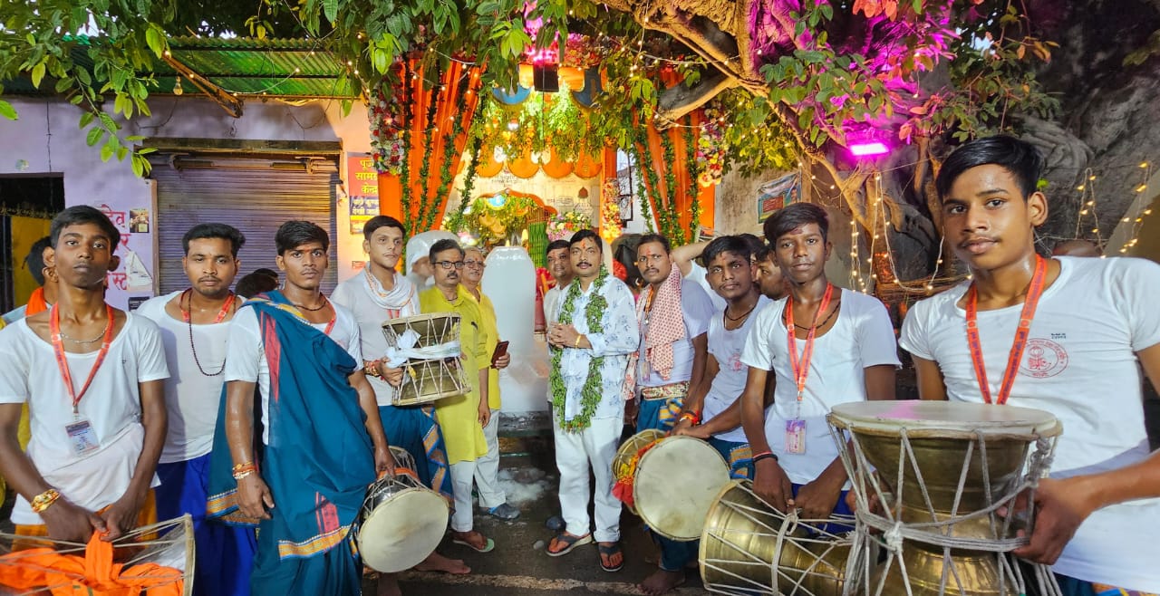 खजूरी स्थित बाबा पृथ्वीतेश्वर महादेव जी का भव्य हरियाली हिम श्रृंगार बड़े धूमधाम से मनाया गया