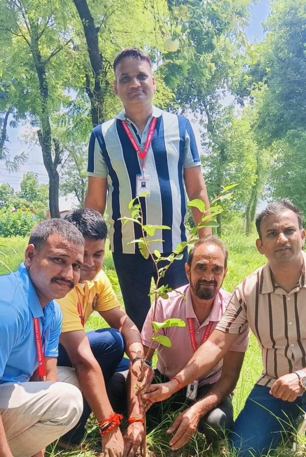 भारतीय सेना के तत्वावधान में वृक्षारोपण का आयोजन।
