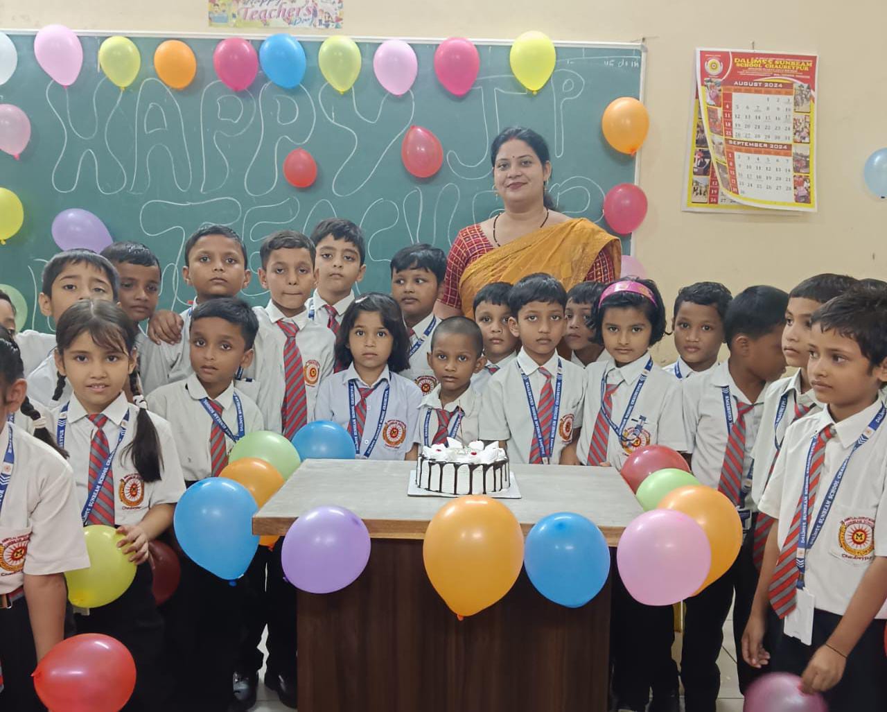 बच्चो ने धूम धाम से मनाया शिक्षक दिवस के रुप में पूर्व राष्ट्रपति भारत रत्न डॉ सर्वपल्ली राधाकृष्णन का जन्मदिवस
