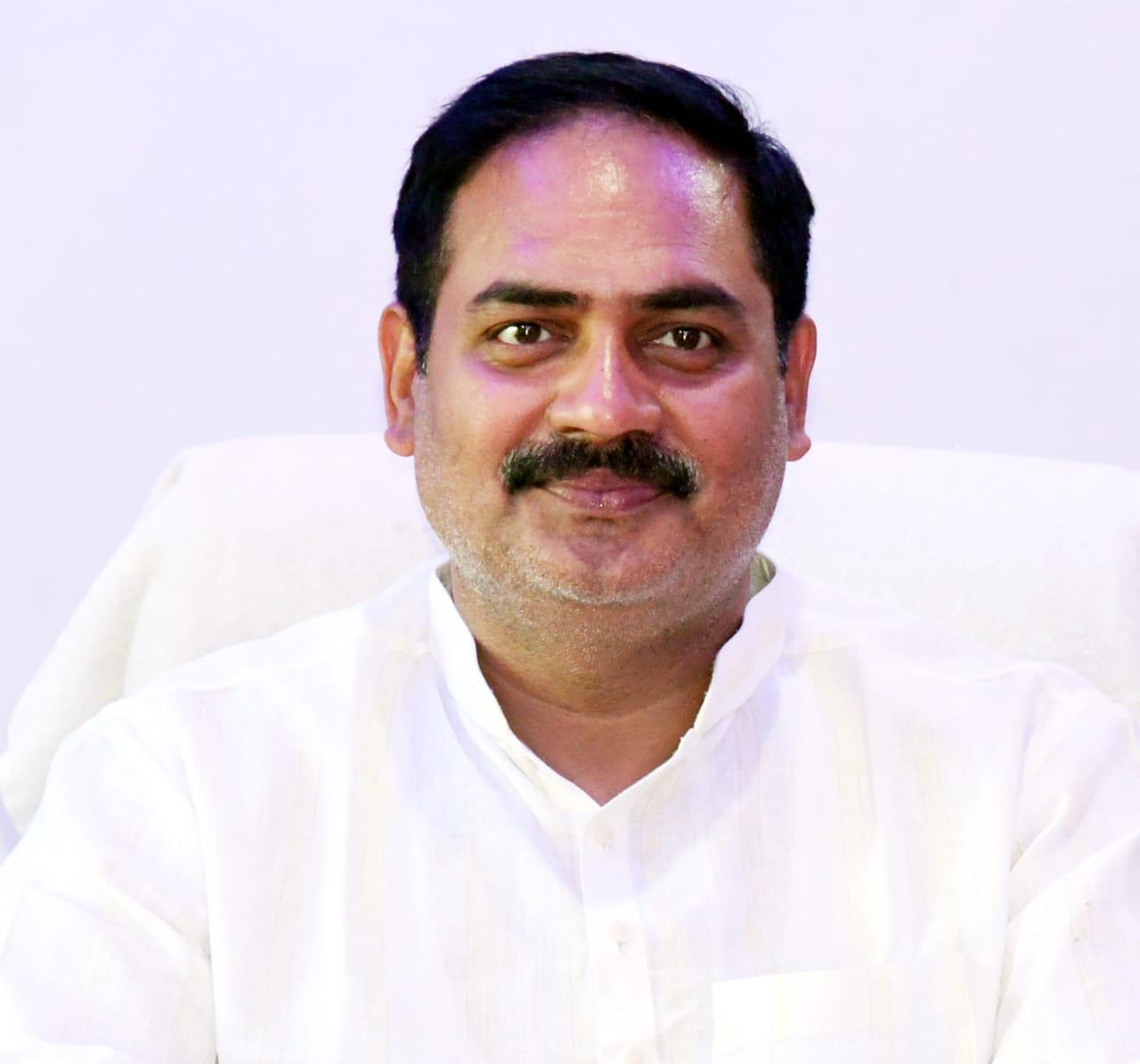 पिण्डरा में बिजली की समस्याओं के समाधान के लिए एम.डी. से मिले प्रभात सिंह मिंटू