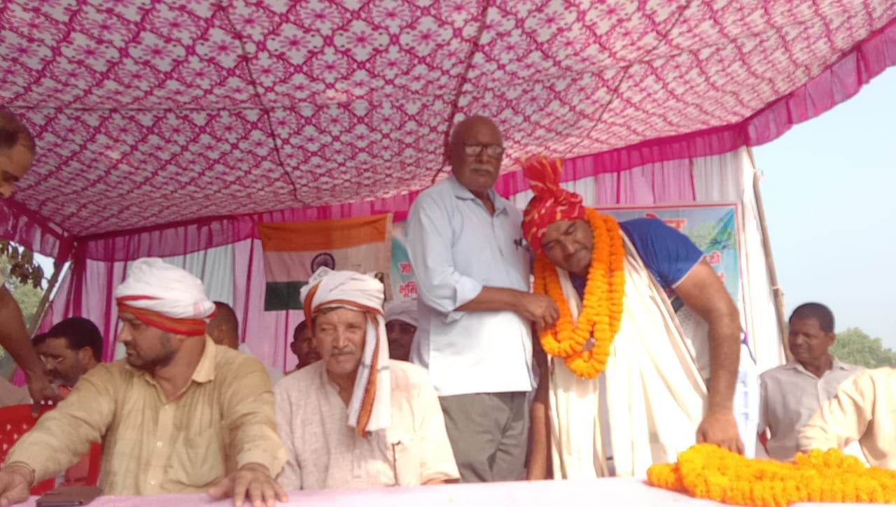 अंतरराष्ट्रीय अंडर 17 विश्व कुश्ती चैंपियन कोच राम सजन यादव का हुआ भव्य सम्मान