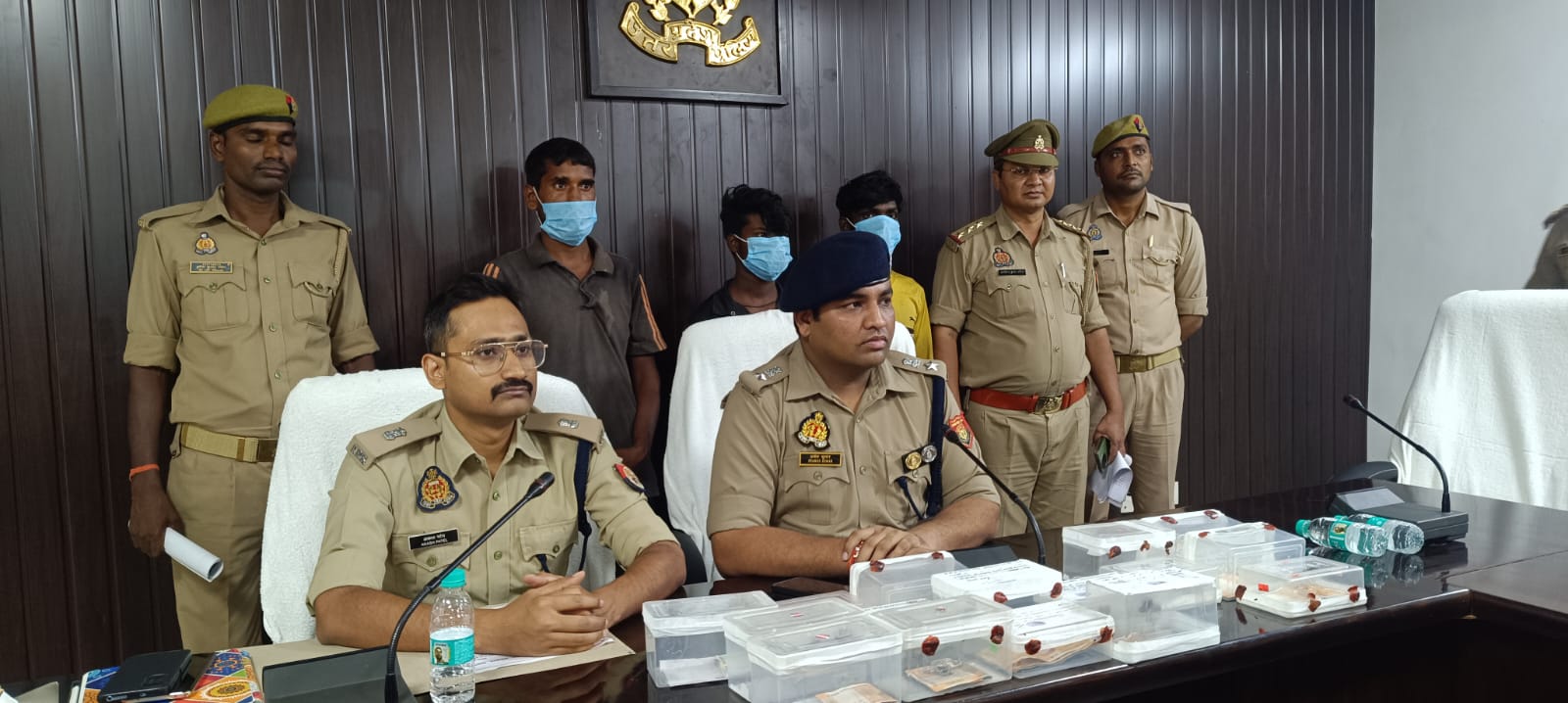 कपसेठी पुलिस ने आठ विभिन्न चोरी की घटना का किया सफल अनावरण,तीन अभियुक्तों को किया गिरफ्तार।