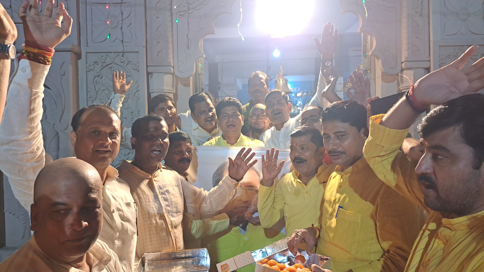मणिपुर के राज्यपाल महामहिम आदरणीय श्री लक्ष्मण आचार्य जी के 70 वें जन्मदिन पर नगर में स्वच्छता अभियान और भजन कीर्तन का आयोजन किया गया