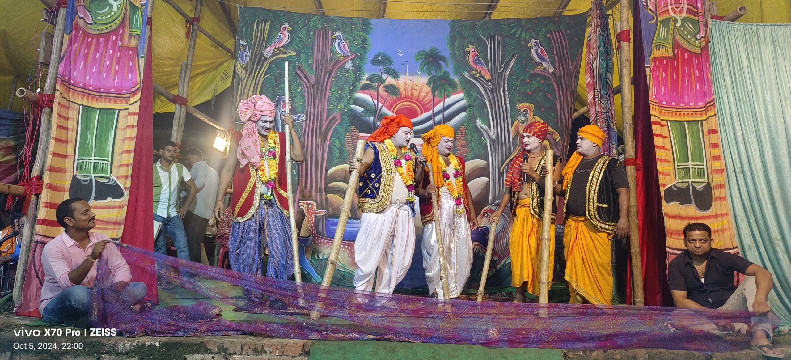 चौबेपुर रामलीला के चौथे दिन फुलवारी का मंचन किया गया