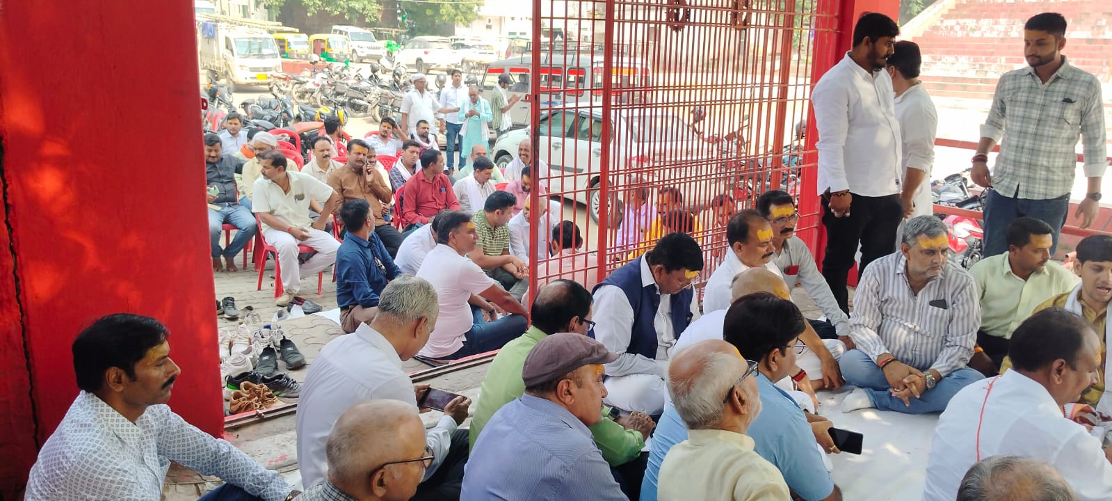 श्री राष्ट्रीय राजपूत करणी सेना के प्रदेश अध्यक्ष राकेश सिंह ‘रघुवंशी’ के पुत्र स्व• अरुणाभ सिंह की आत्मा की शांति हेतु किया गया शांति पाठ एवं श्रद्धांजलि सभा” का आयोजन।