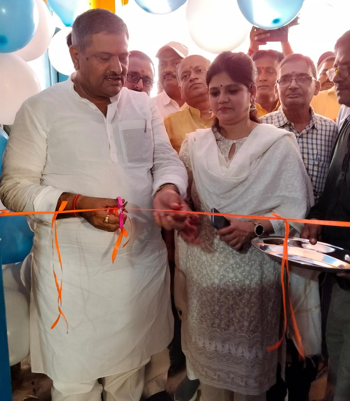 प्रधानमंत्री जन औषधि केंद्र का एमएलसी धर्मेन्द्र राय ने किया उद्धाटन