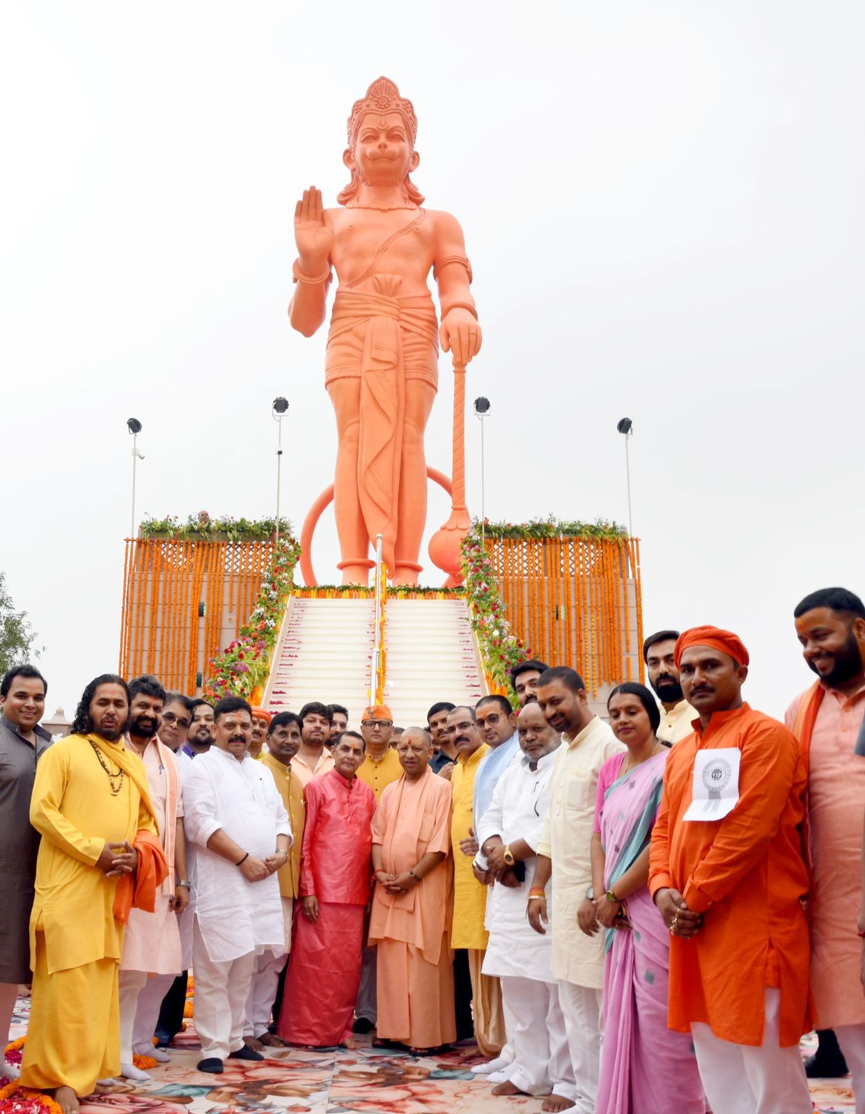 वाराणसी में 51 फीट ऊंची भगवान हनुमान प्रतिमा का अनावरण, मुख्यमंत्री योगी आदित्यनाथ ने की प्रशंसा