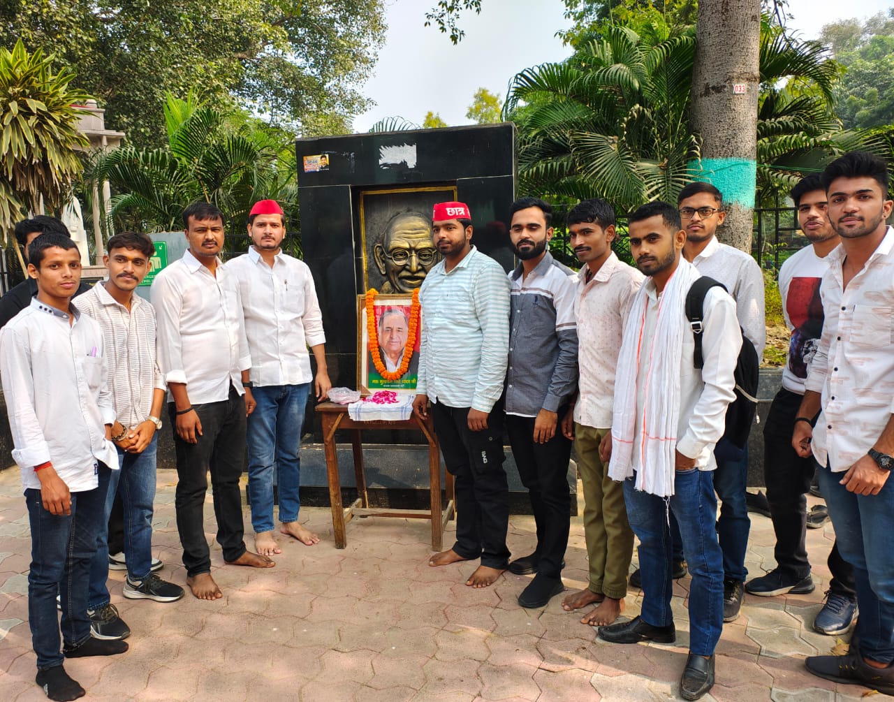 श्रद्धेय नेताजी मुलायम सिंह यादव की जयंती बड़ी ही धूम-धाम से मनाई गई।