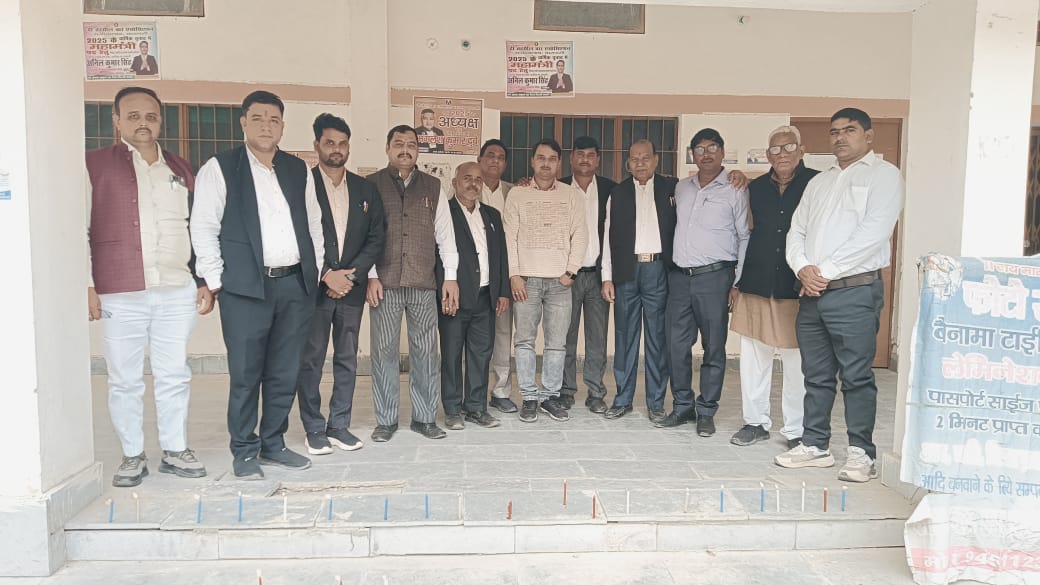 पिंडारा तहसील में श्रद्धांजलि अर्पित करते हुए कैंडल मार्च निकाला गया