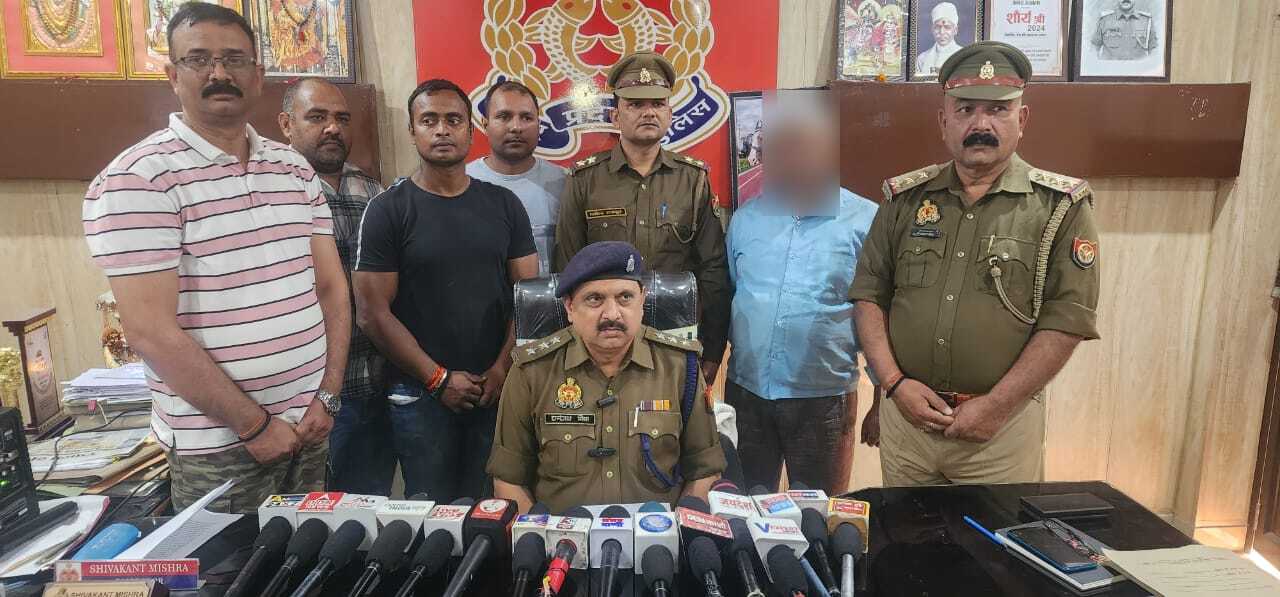 अवैध गांजा की तस्करी करने वाला अभियुक्त थाना लंका एवं एसटीएफ लखनऊ की संयुक्त टीम द्वारा गिरफ्तार