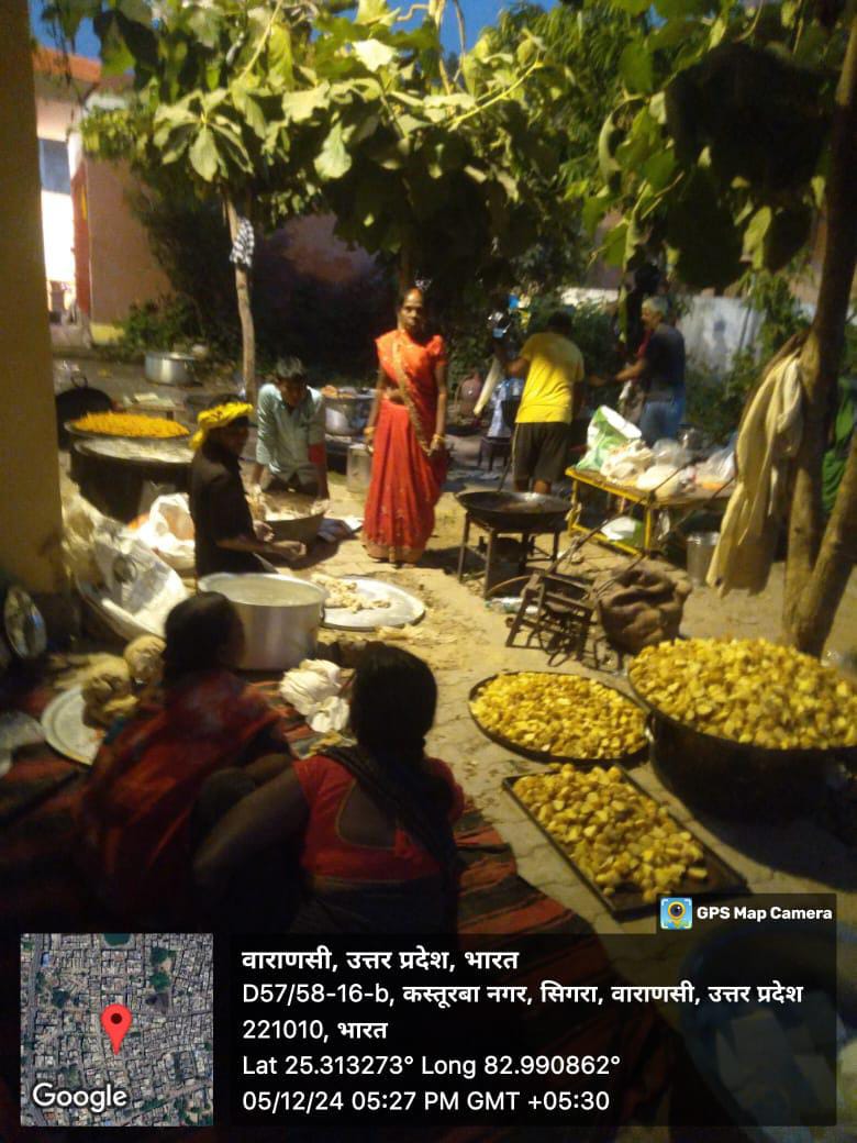नगर आयुक्त निर्देशों के बावजूद भी पार्क में हो रहा वैवाहिक कार्यक्रम