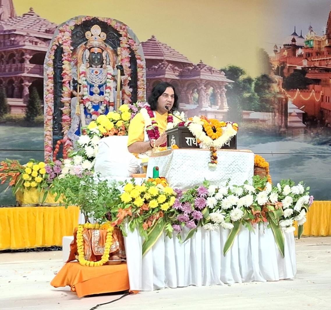 वृंदावन से काशी पधारे देवकीनंदन ठाकुर जी महराज ने भक्तों को कराया श्रीमद् भागवत कथा का श्रवण 