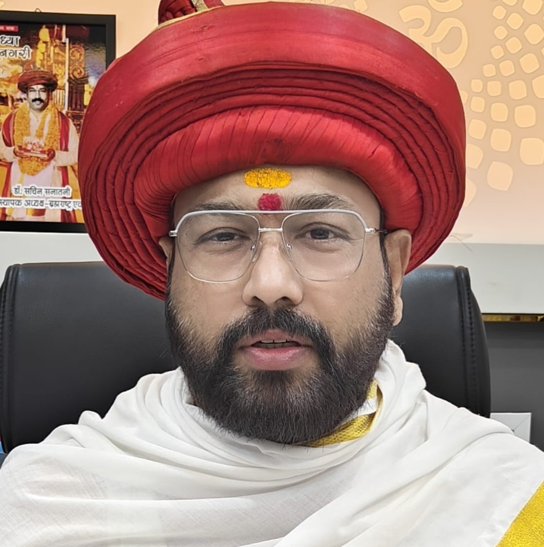 हिंदी भाषा के प्रचार प्रबंधन को मॉरीशस रवाना हुएं डॉ.सचिन सनातनी