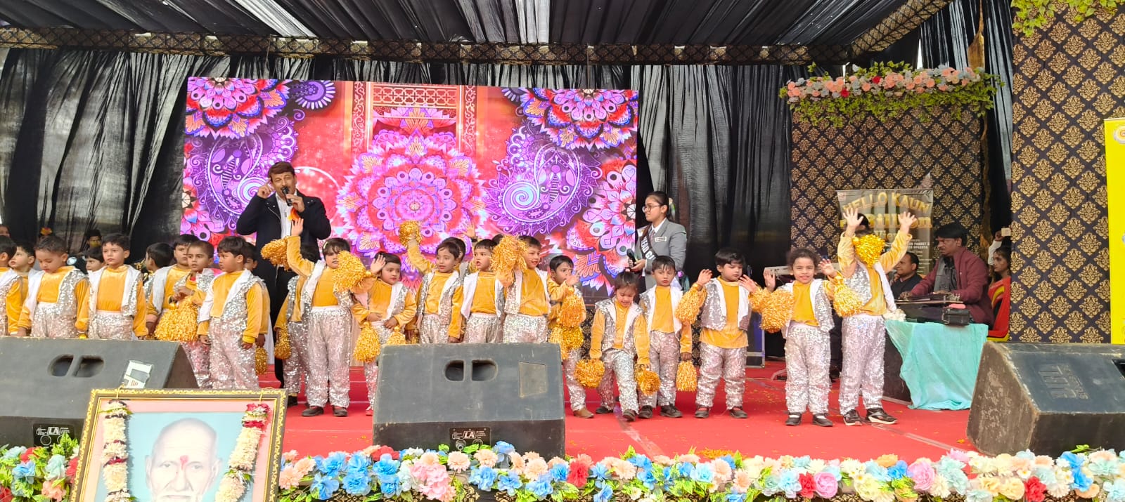 बच्चों को शिक्षा के साथ संस्कार भी जरूरी है- सांसद मनोज तिवारी