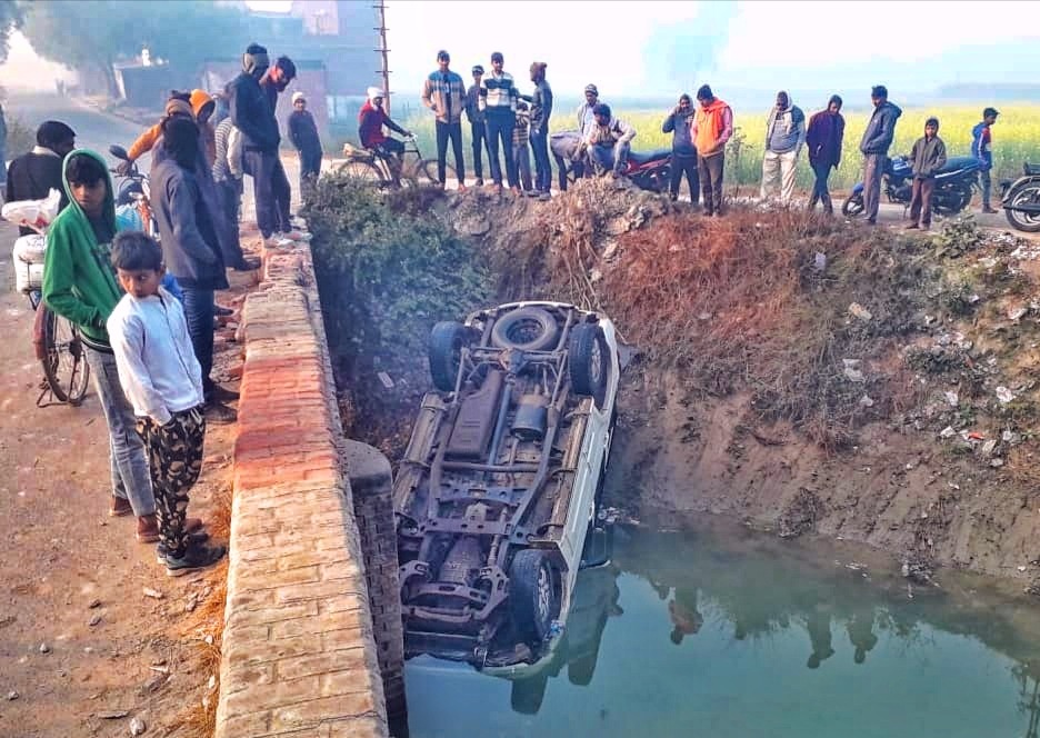 नहर में गिरी अनियंत्रित स्कॉर्पियो, ड्राइवर घायल