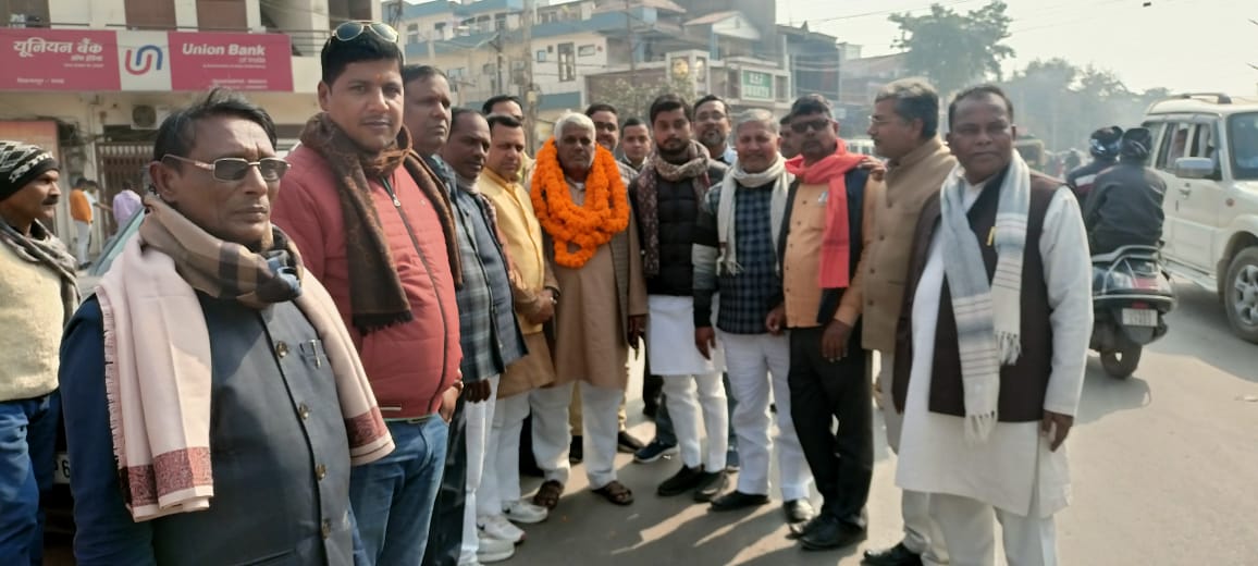 ग्रामीण पत्रकार एसोसिएशन के प्रदेश अध्यक्ष का सिकंदरपुर चौराहे पर भव्य स्वागत