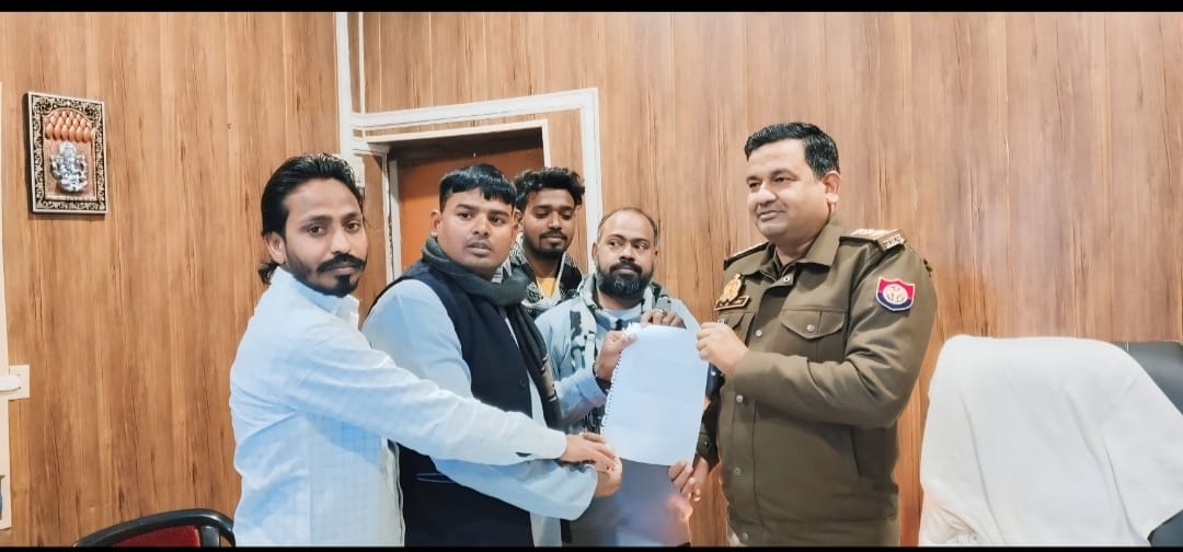 चोरी और चाइनीस मांझा पर अंकुश लगाने हेतु एक प्रतिनिधिमंडल रामनगर प्रभारी निरीक्षक से मिला