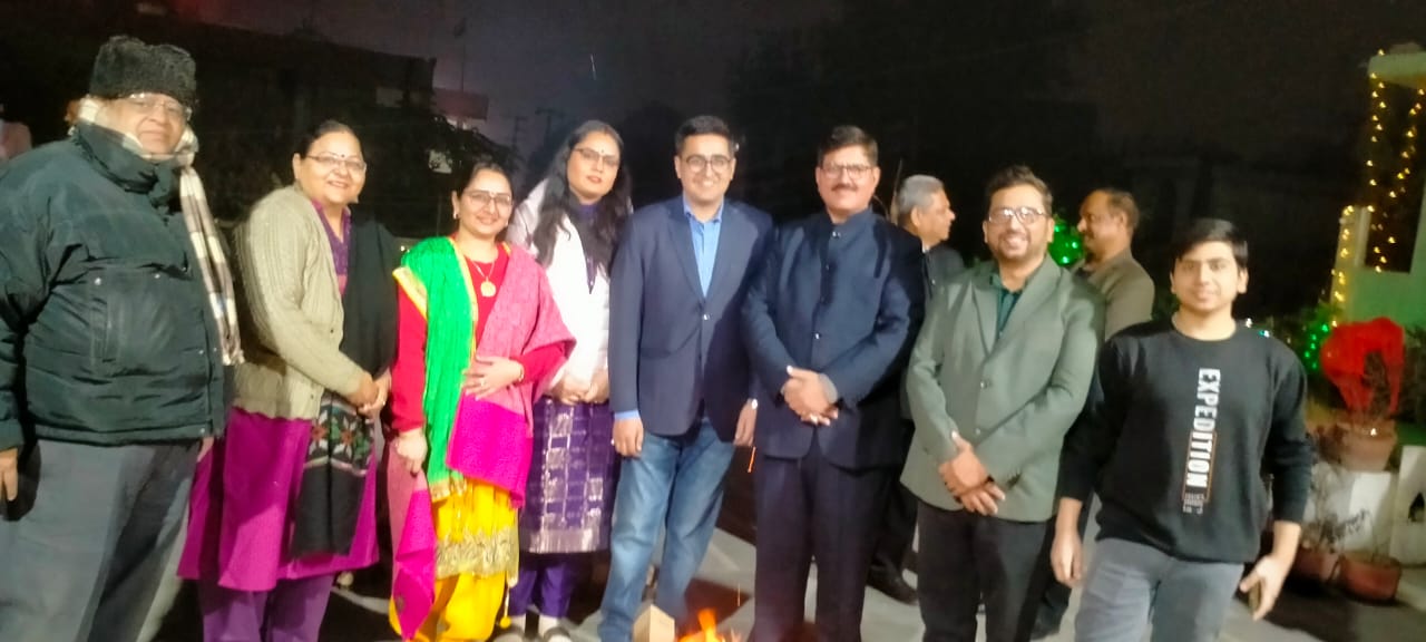 प्रतिष्ठित औद्योगिक प्रमुख समाज सेवक राजेश भाटिया के निवास इंडस्ट्रियल एस्टेट मे धूमधाम से मनाया गया लोहड़ी