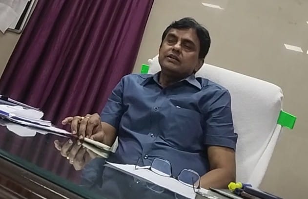 पंडित दीनदयाल उपाध्याय चिकित्सालय वाराणसी संघर्ष समिति की जीत, सी एम एस डॉ. दिग्विजय सिंह का स्थानांतरण