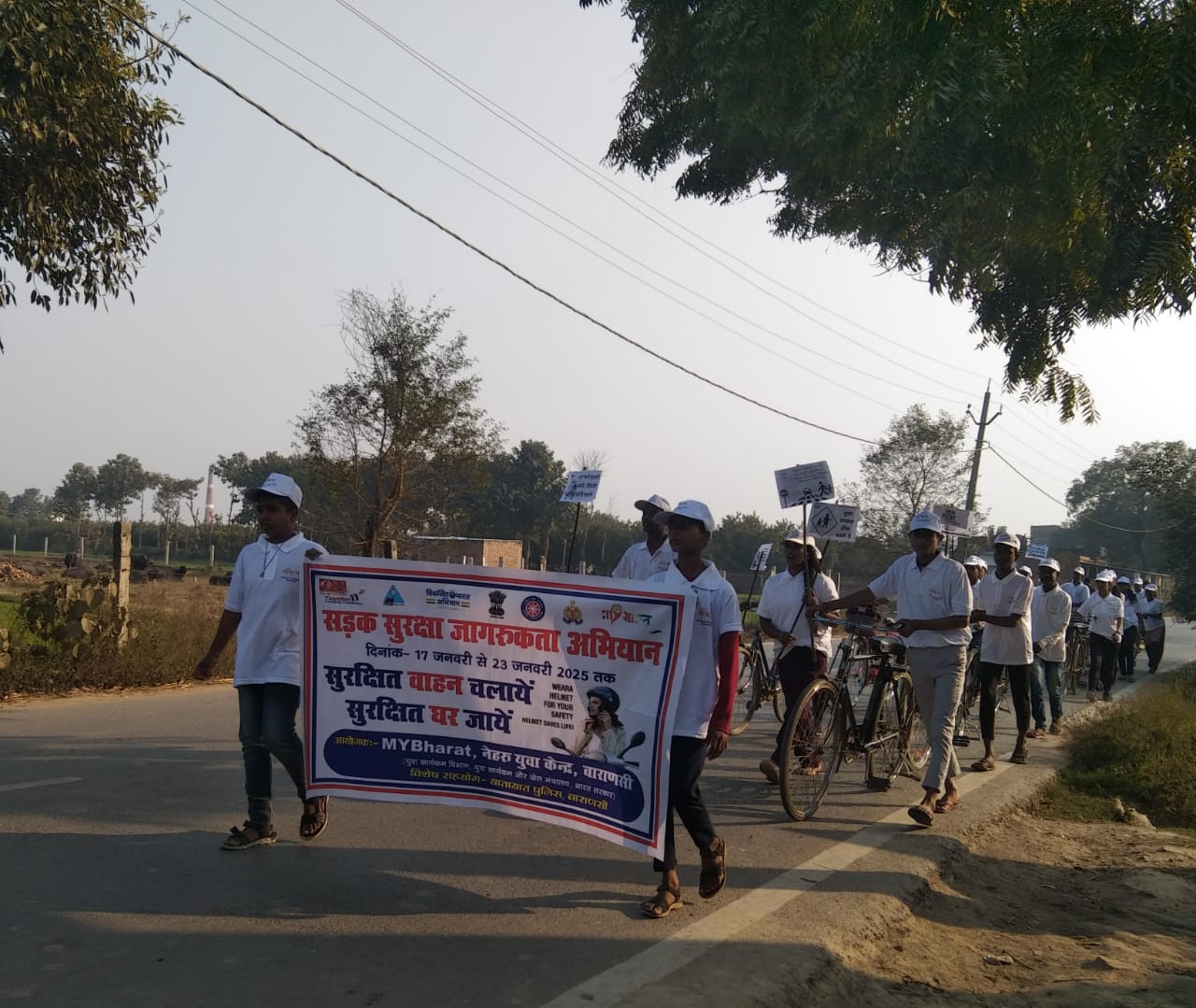 माय भारत के युवाओं ने यातायात जागरूकता अभियान चलाया