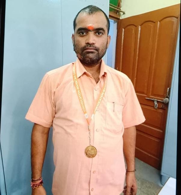 विक्रम प्रजापति ने फांसी लगाकर की आत्महत्या, परिवारजनों में मचा कोहराम,सभी के आंखे हुई नम 