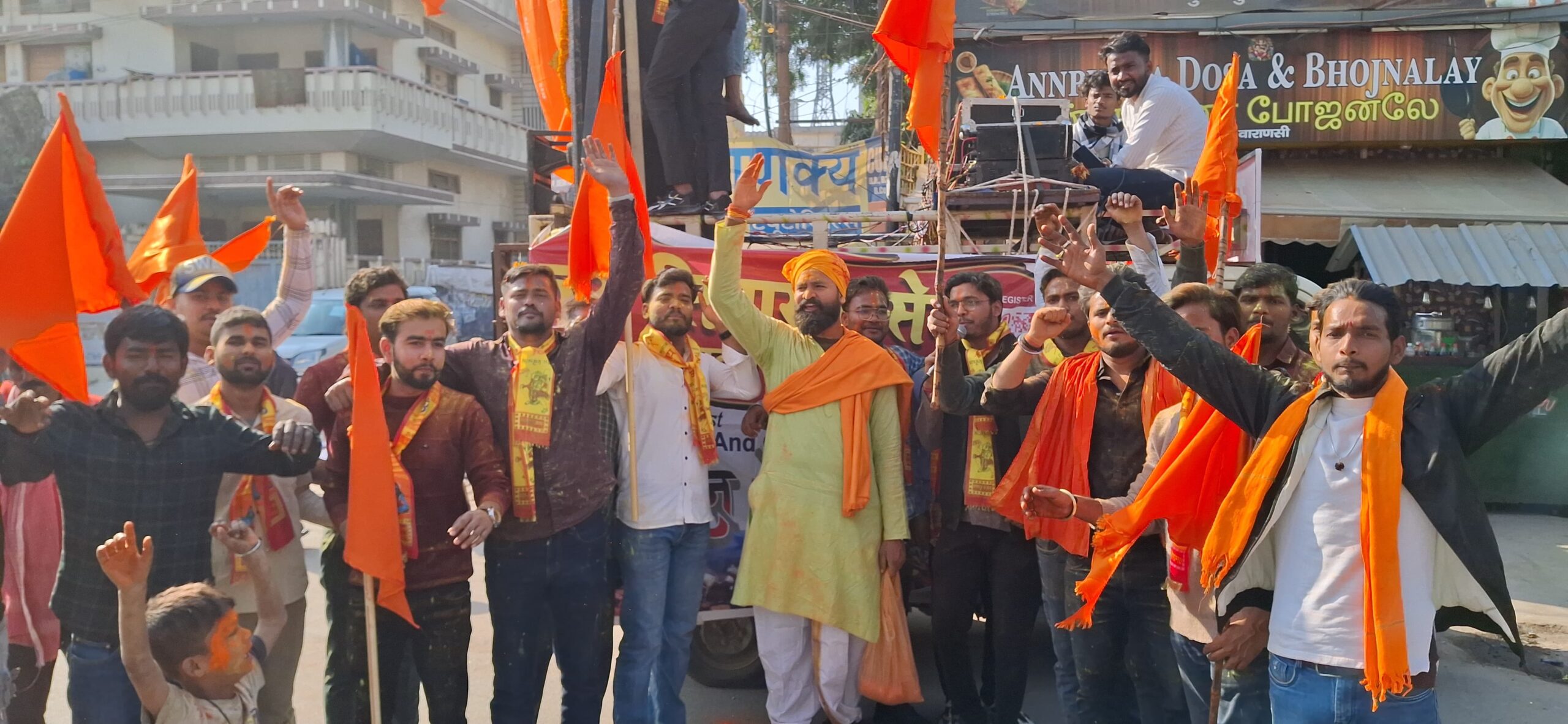 जय सिया राम सेना संगठन वाराणसी द्वारा संकट मोचन मन्दिर से निकाला गया भव्य शोभायात्रा