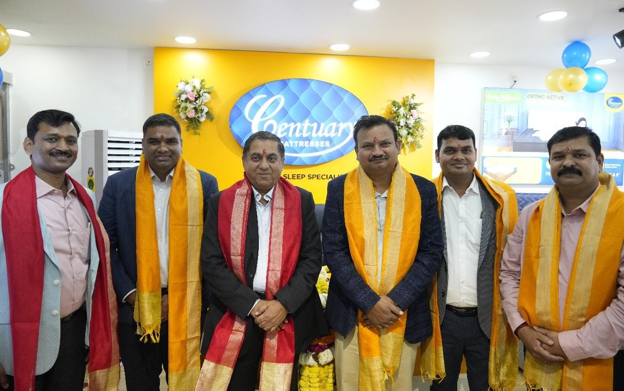 सेंचुरी मैट्रेस ने वाराणसी में अपना पहला फ्लैगशिप स्टोर किया लॉन्च, उत्तर प्रदेश में अपनी मौजूदगी को मजबूत किया।