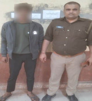 सुल्तानपुर पुलिस ने वांछित अभियुक्त को छीने गए मोबाइल के साथ किया गिरफ्तार