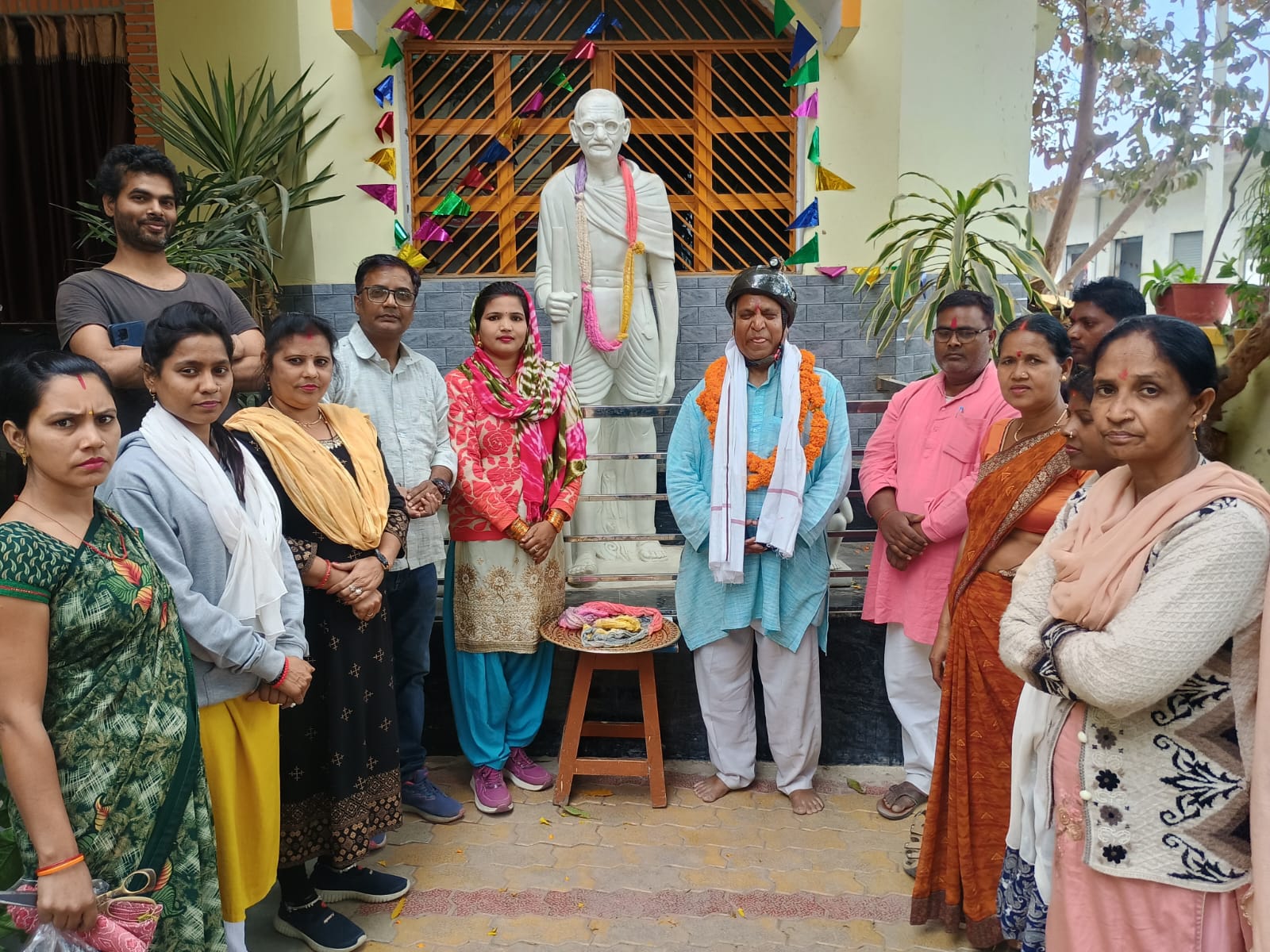 बुद्ध से कबीर सद्भावना साइकिल यात्रा पर निकले हिमांशु कुमार का नागेपुर में भव्य स्वागत