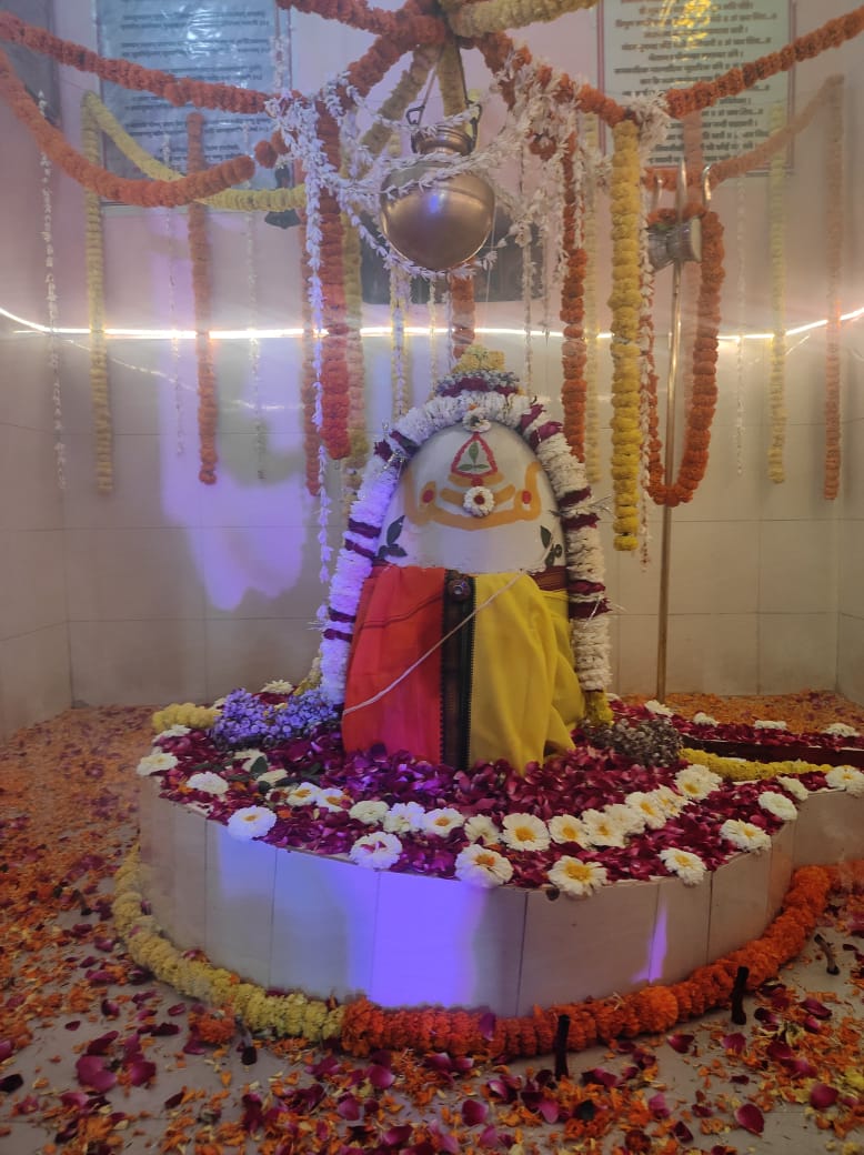 महाशिवरात्रि पर वृद्धेश्वर महादेव मंदिर में भव्य श्रृंगार, रामचरितमानस पाठ और भंडारे का आयोजन