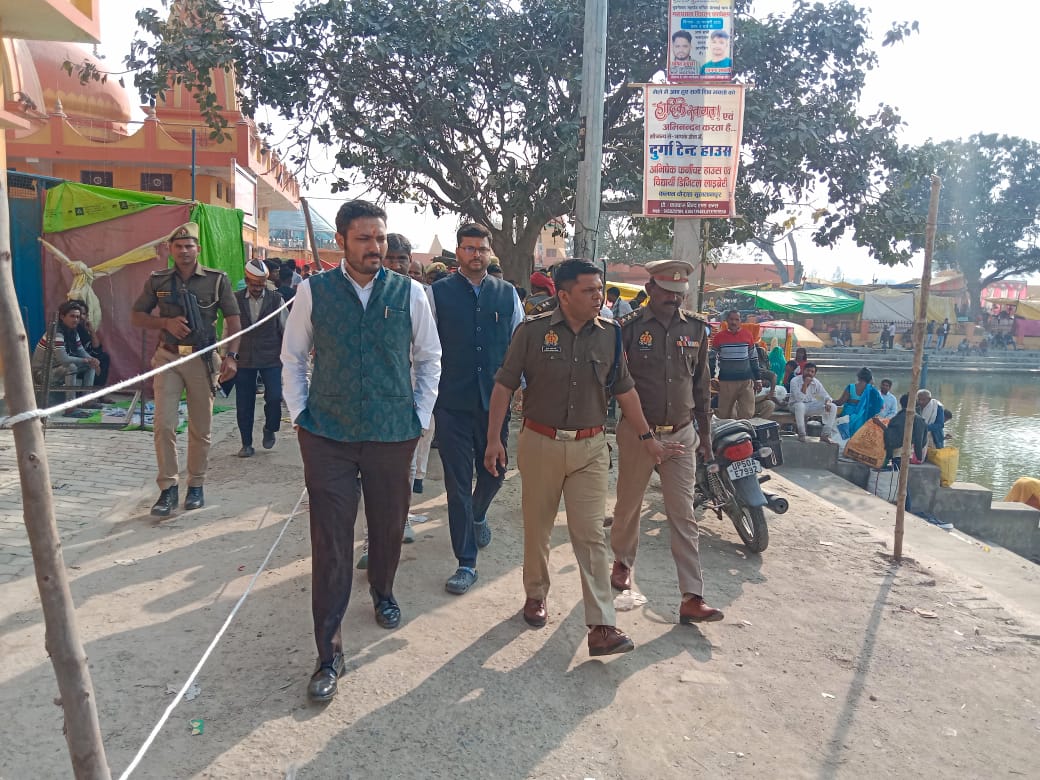 महाशिवरात्रि पर जिलाधिकारी और पुलिस अधीक्षक ने किया शिवालयों का निरीक्षण