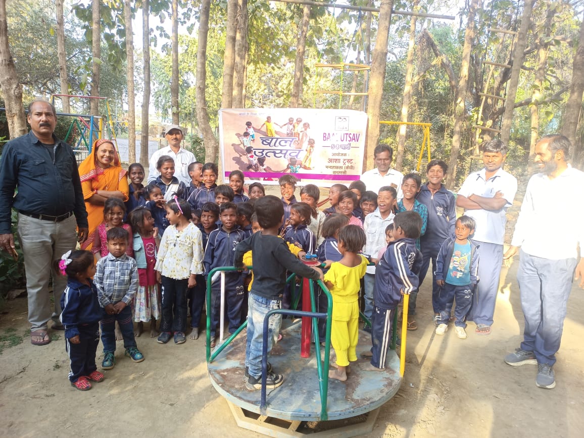 चार द्विसीय बाल उत्सव सम्पन्न ईंट भट्टे पर काम करने वाले प्रवासी श्रमिकों के बच्चों ने उठाया लुत्फ़