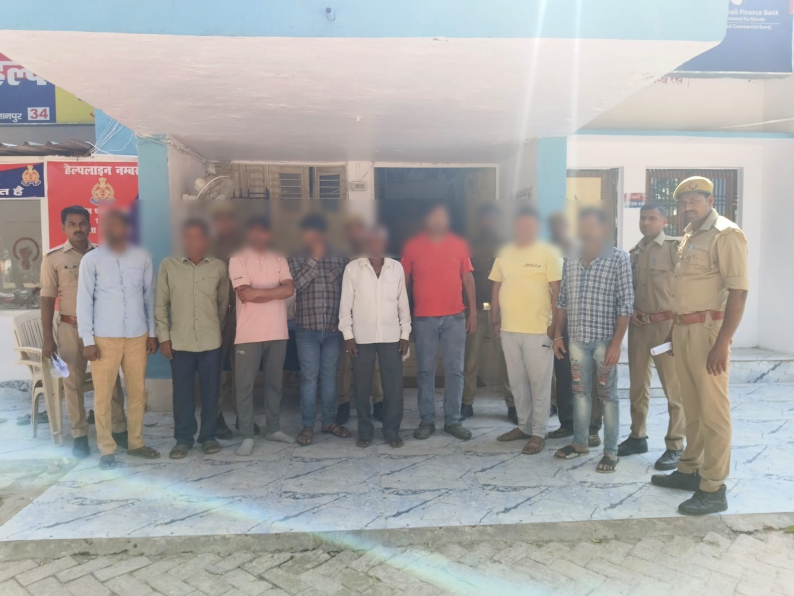 गोसाईगंज पुलिस ने 09 वांछित वारंटियों को किया गिरफ्तार