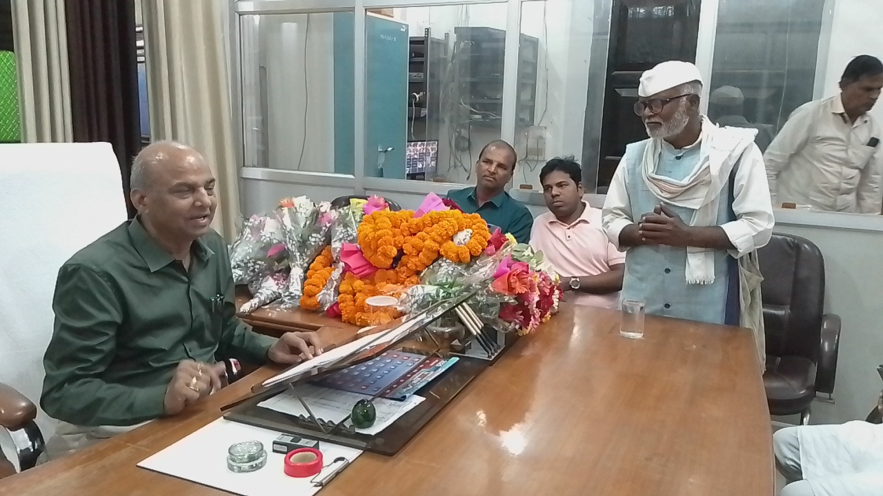 टीडीपीजी कॉलेज के नवनियुक्त प्राचार्य डॉ. रामआसरे सिंह का जोरदार स्वागत