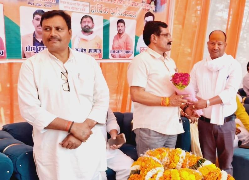 नव निर्वाचित जिला अध्यक्ष डॉ. अजय कुमार सिंह का मीरगंज मंडल में भव्य स्वागत